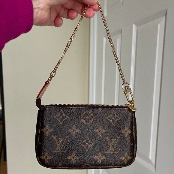 Louis Vuitton Mini Pochette Monogram - Authentic - Picture 4 of 17